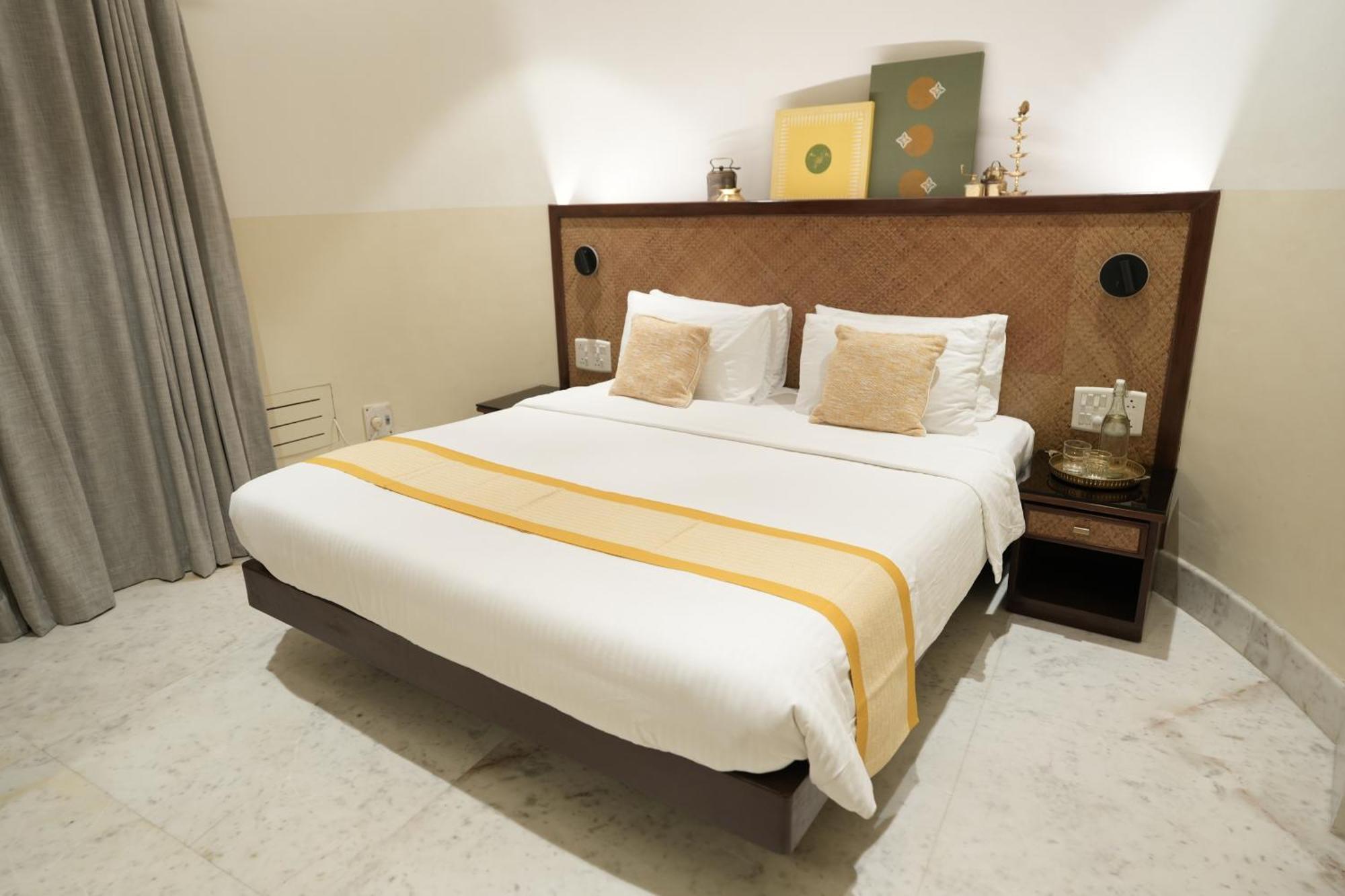 Hanu Reddy Residences Poes Garden * Chennai