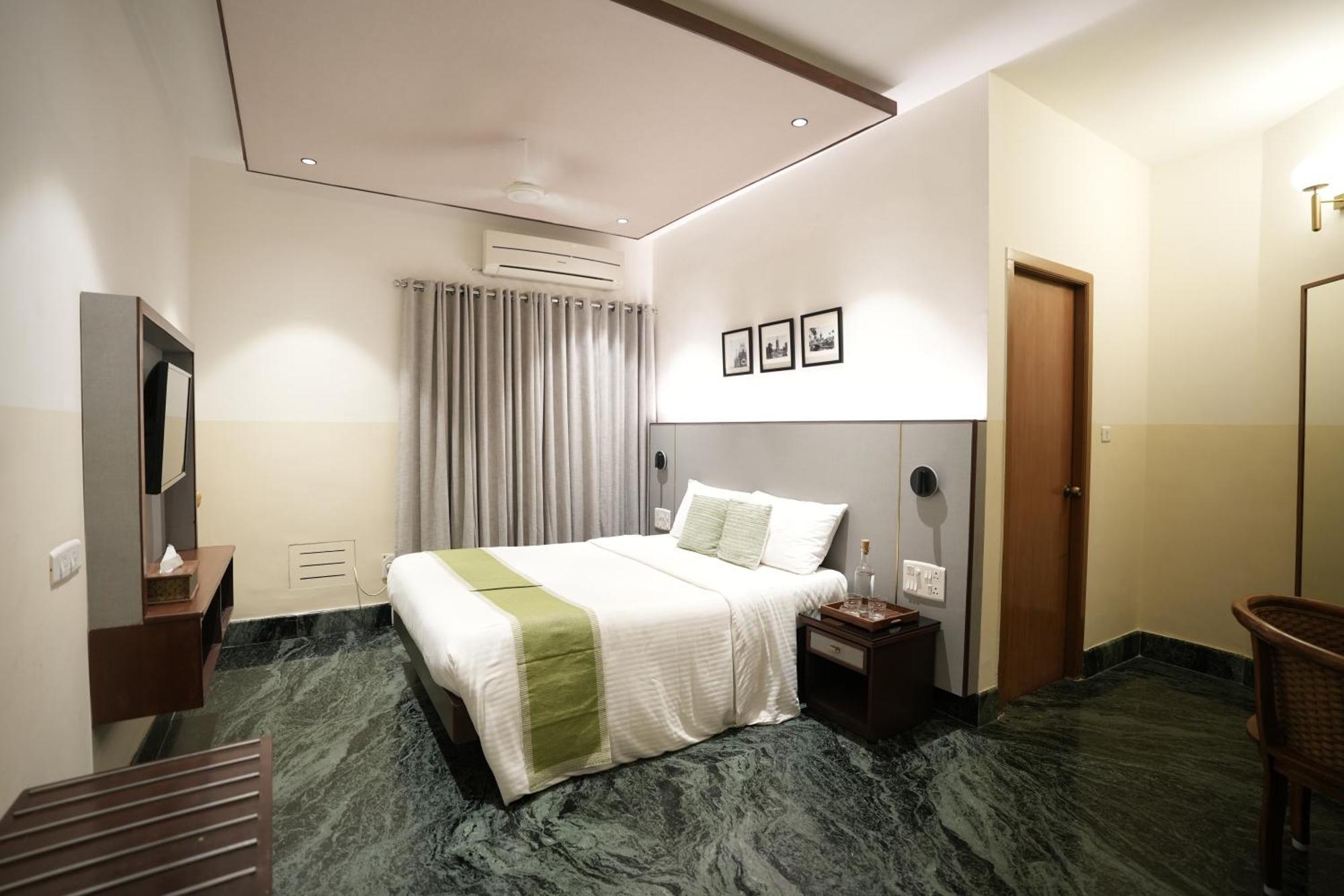 Hanu Reddy Residences Poes Garden Country house Chennai