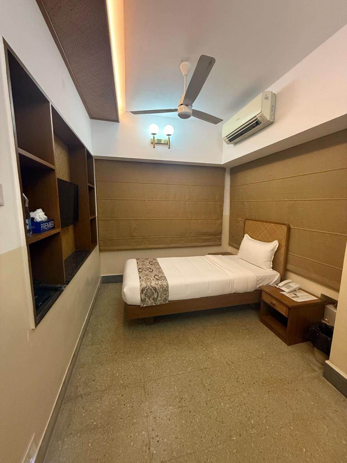 Country house Hanu Reddy Residences Poes Garden *