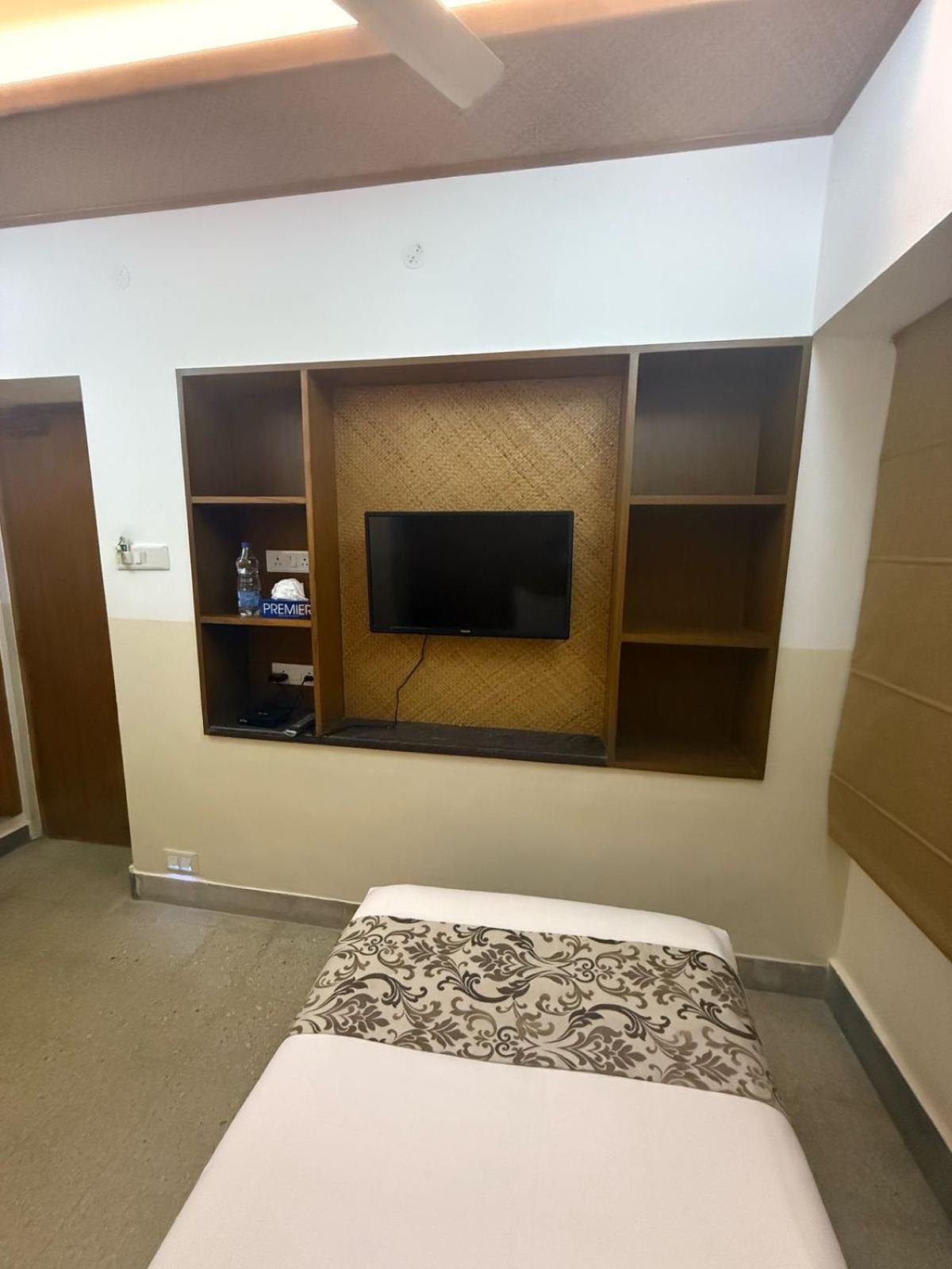 Hanu Reddy Residences Poes Garden Country house Chennai