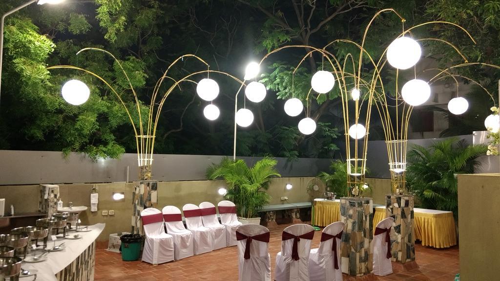 Country house Hanu Reddy Residences Poes Garden *