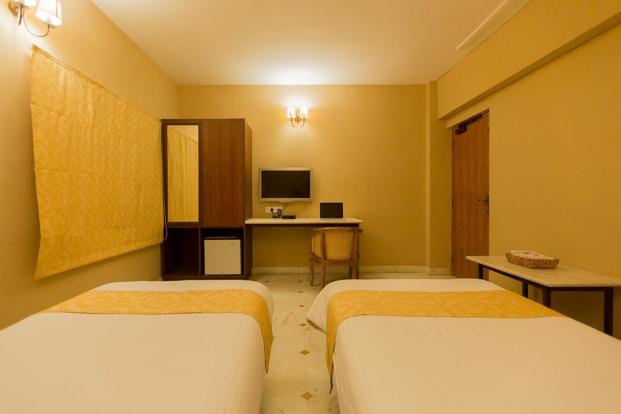 Hanu Reddy Residences Poes Garden * Chennai